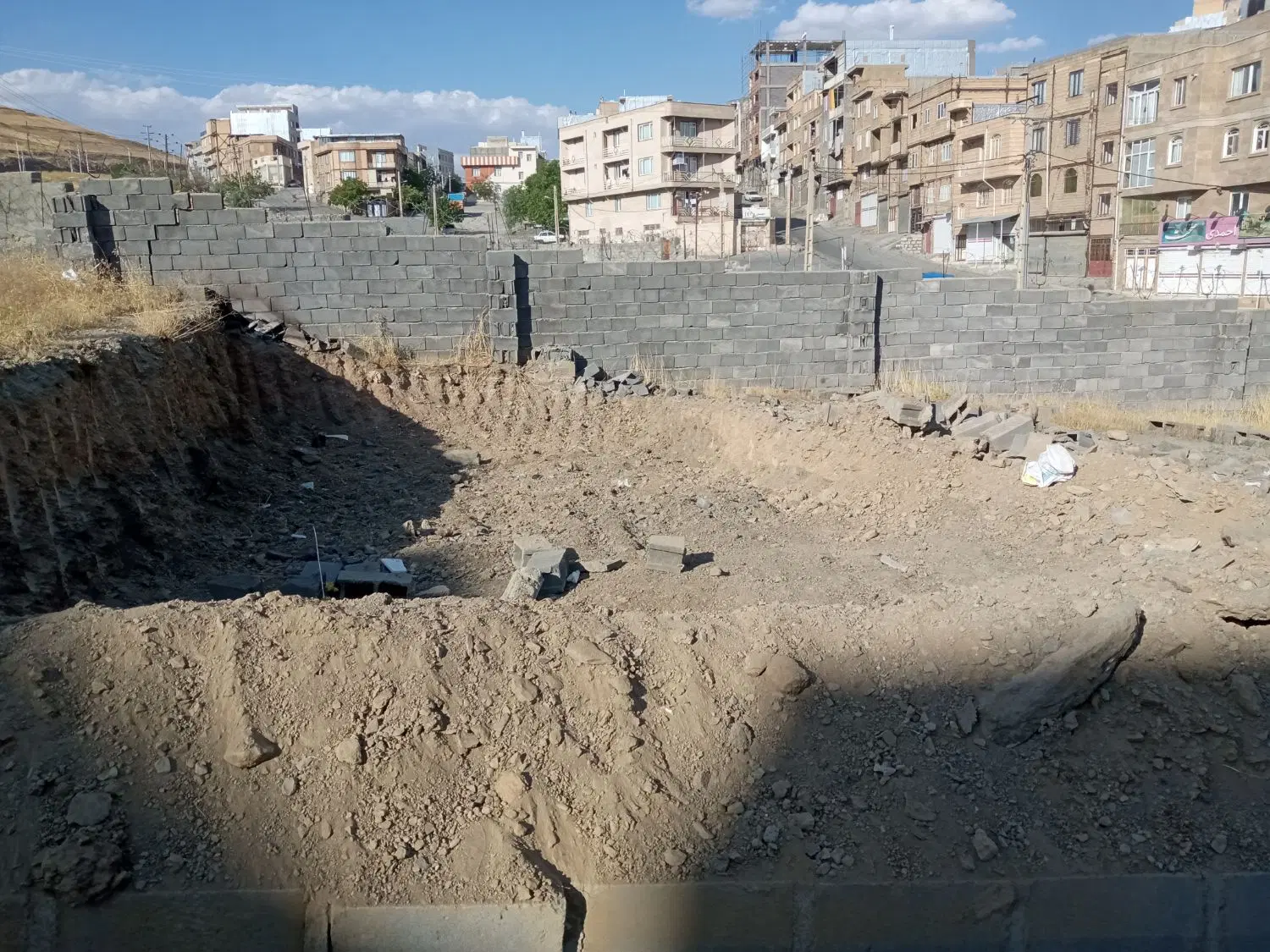 زمین اول شهرک بعثت
