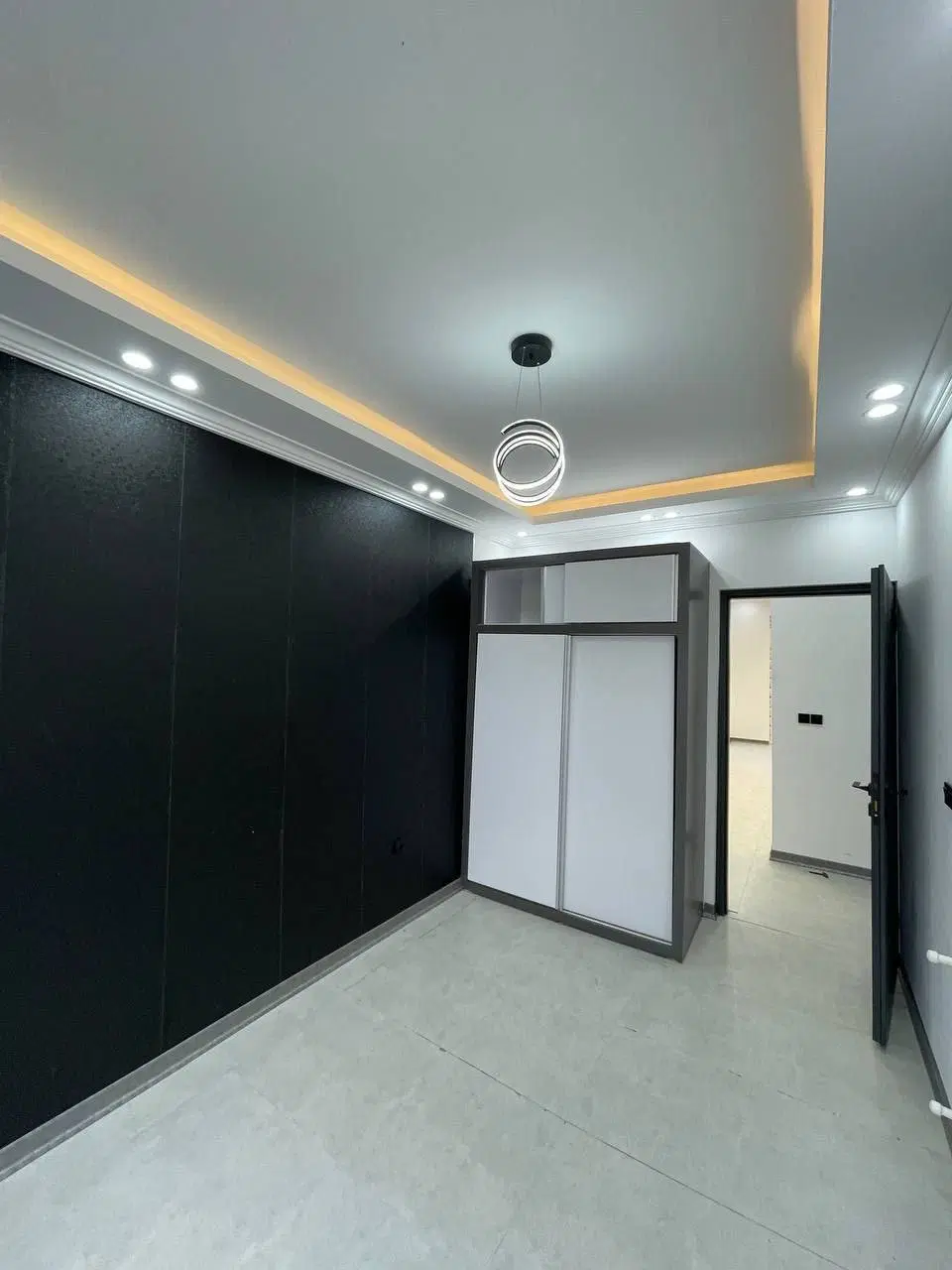 فلت ۳۰۰ متری نما مدرن_استخردار_سنددار_سه کنتور نصب