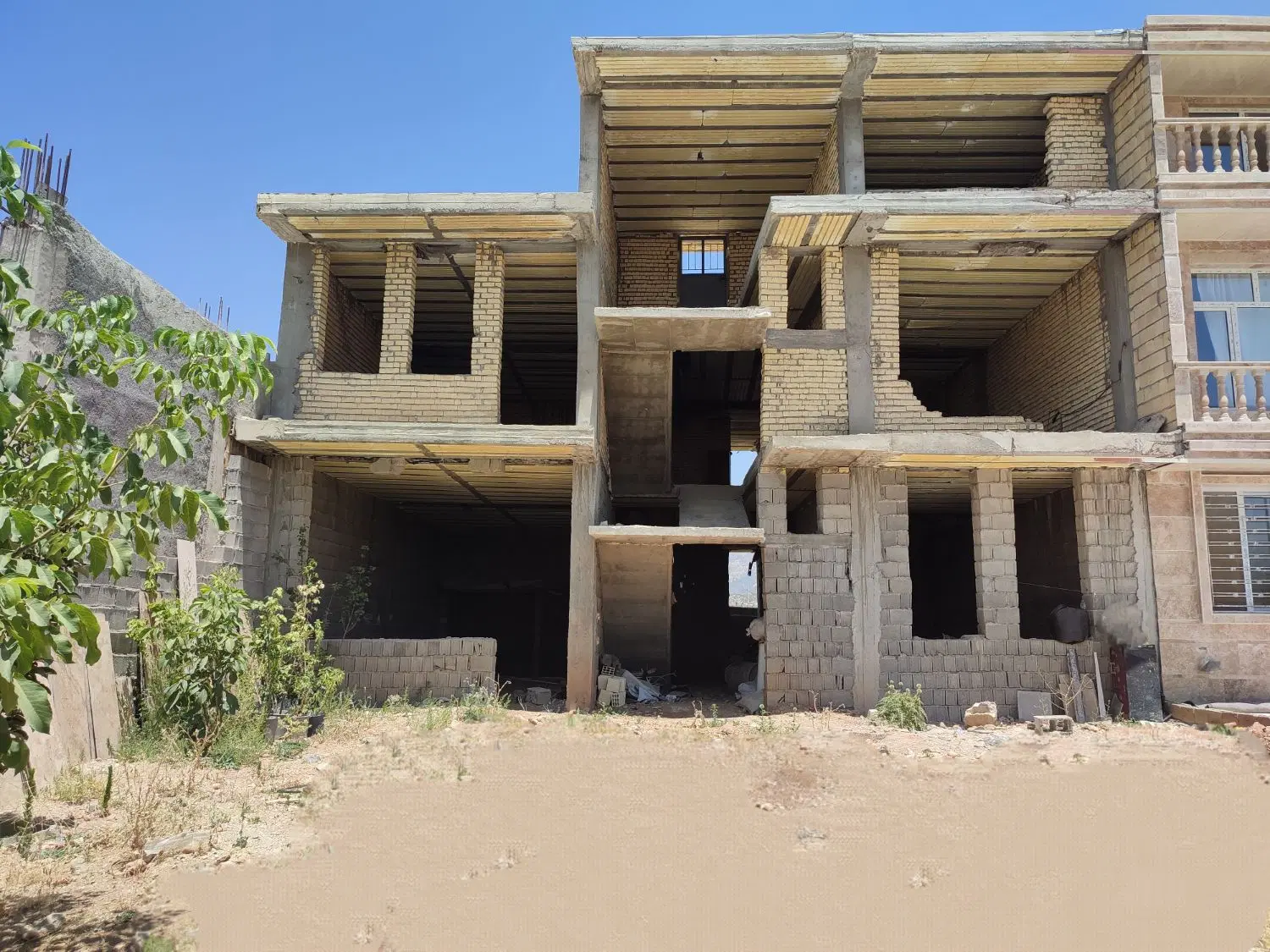 خانه نیمه کاره یاسوج
