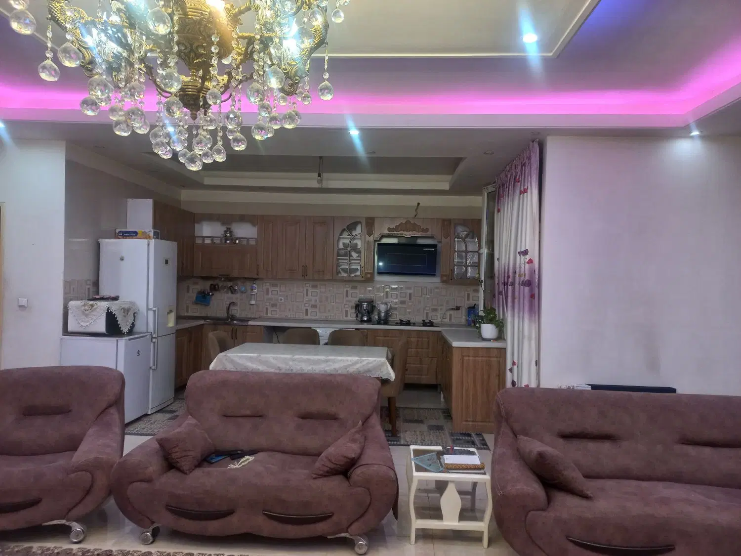 آپارتمان تک واحدی ۳ خوابه