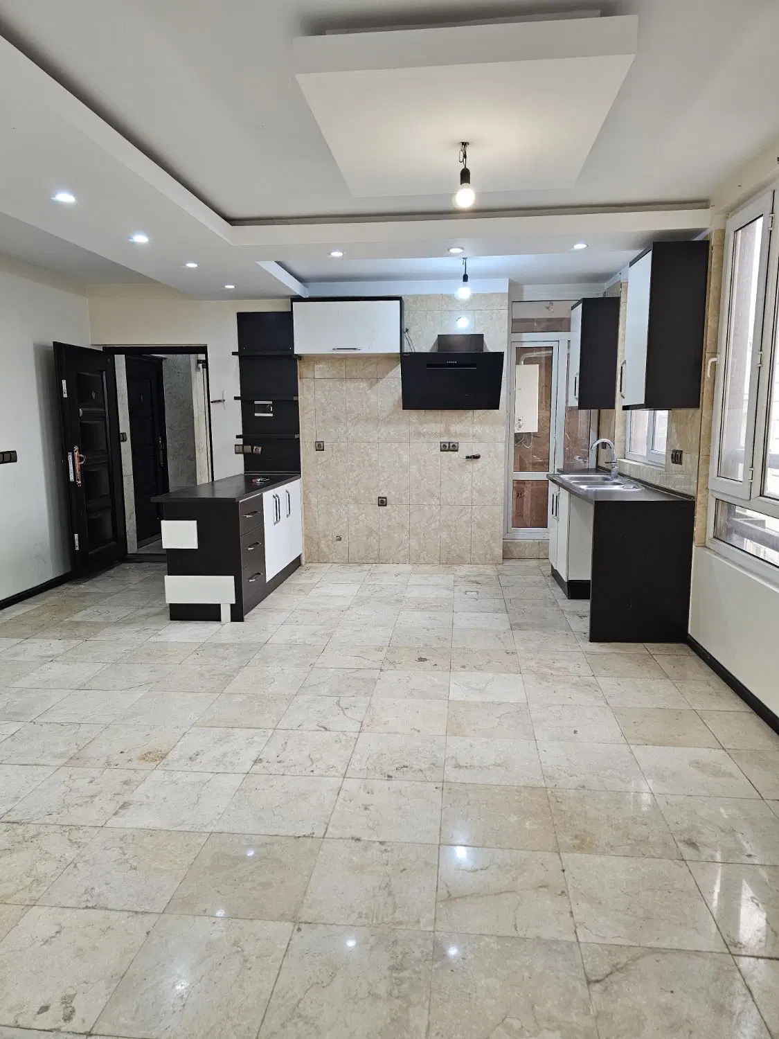 ۷۸ متر دو خواب _ تخلیه _ فول امکانات _ کوهسار
