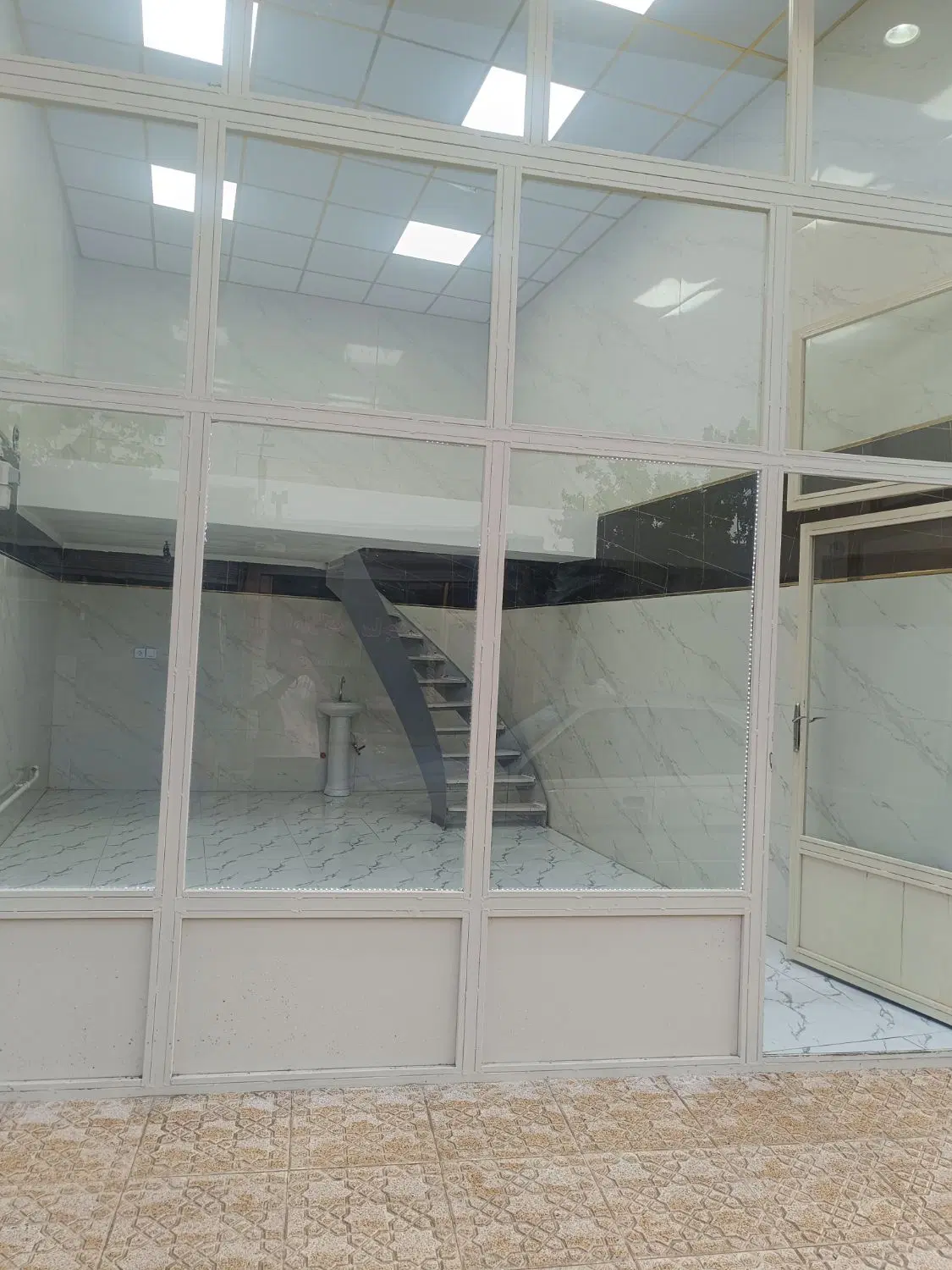 اجاره مغازه لوکس  در باغ معروف