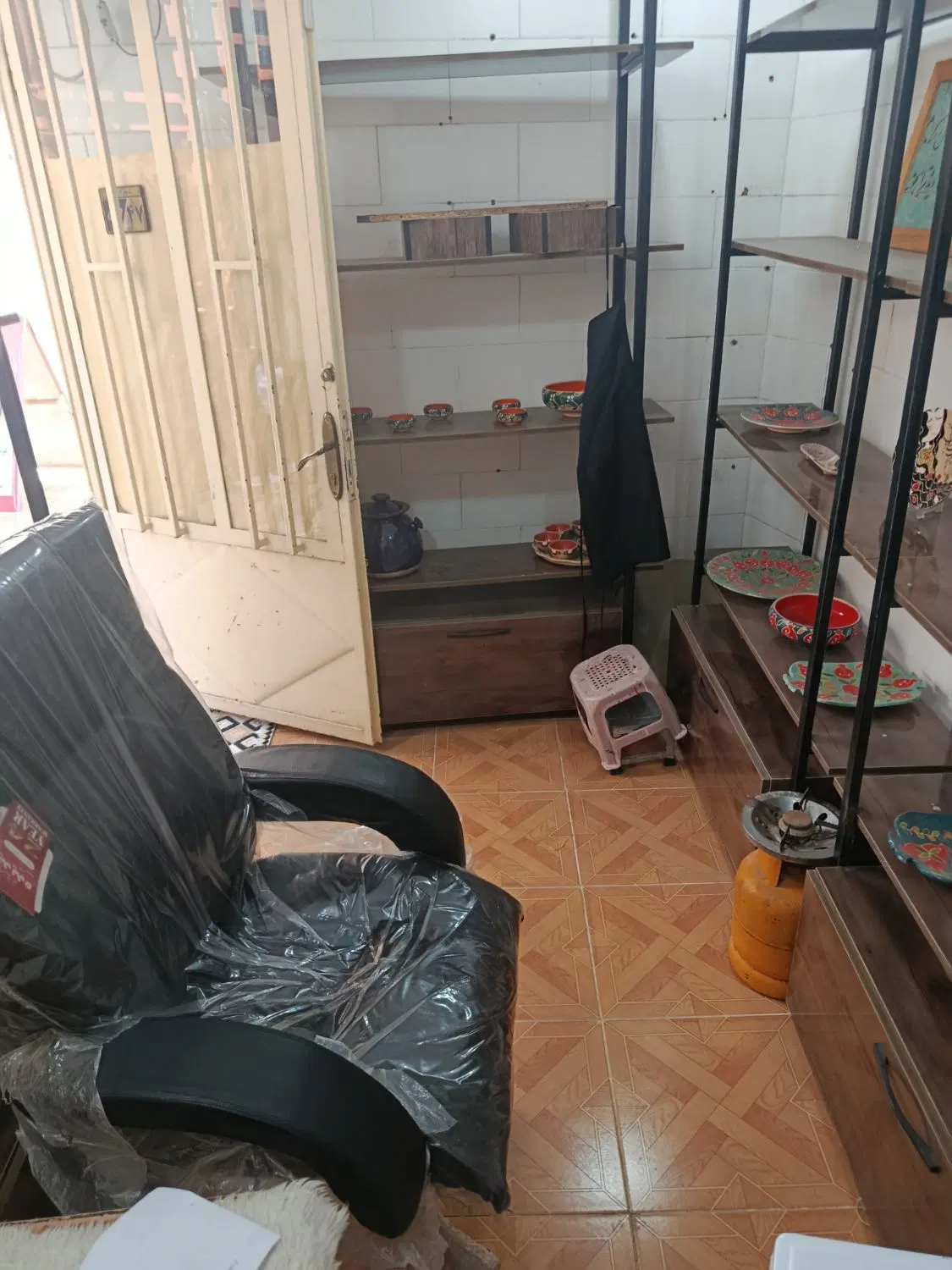 مغازه سند دار، کوچه کلینیک امید
