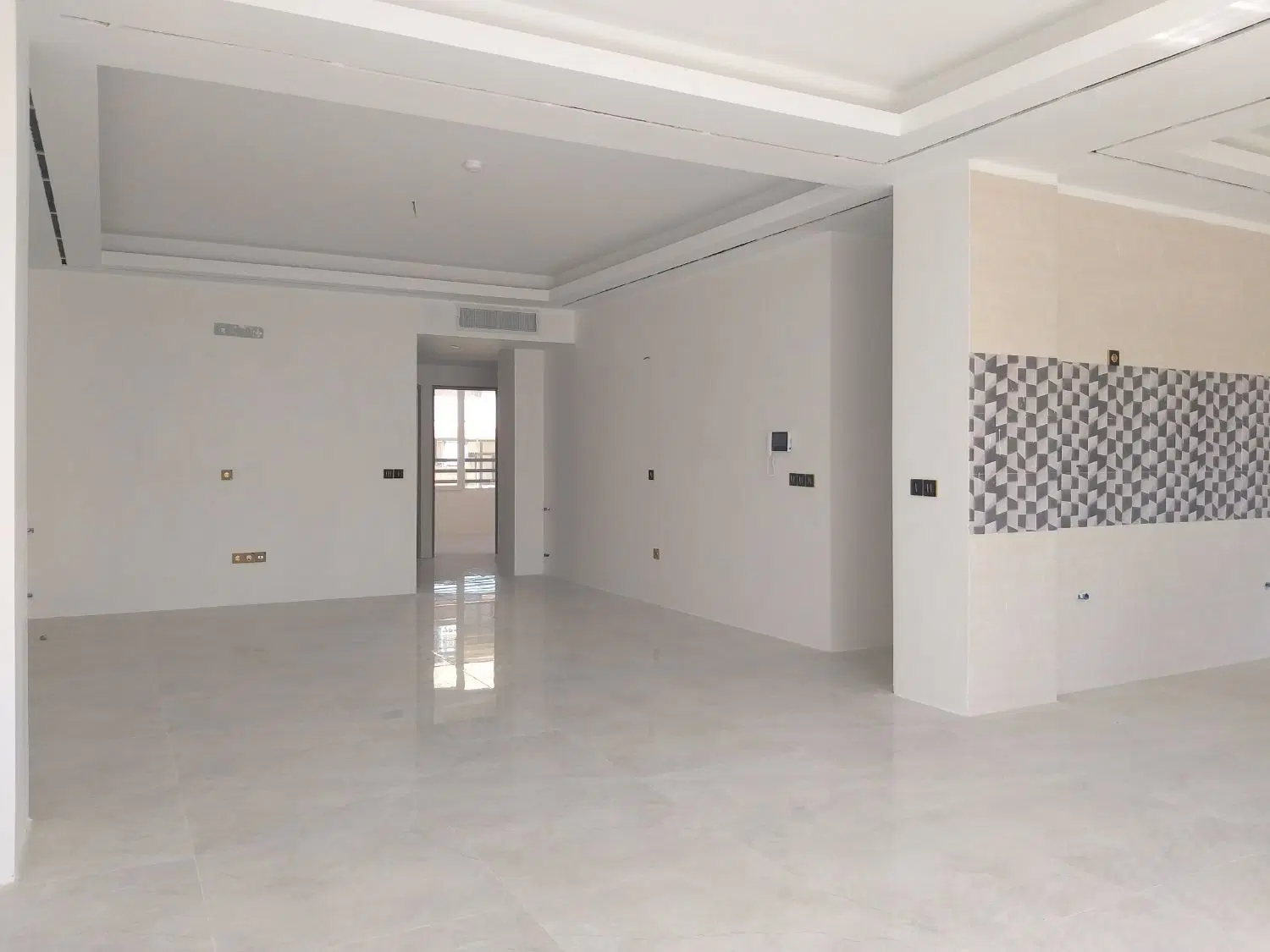 آپارتمان فروشی_ تاپ لوکیشن_ نوساز کلید نخورده