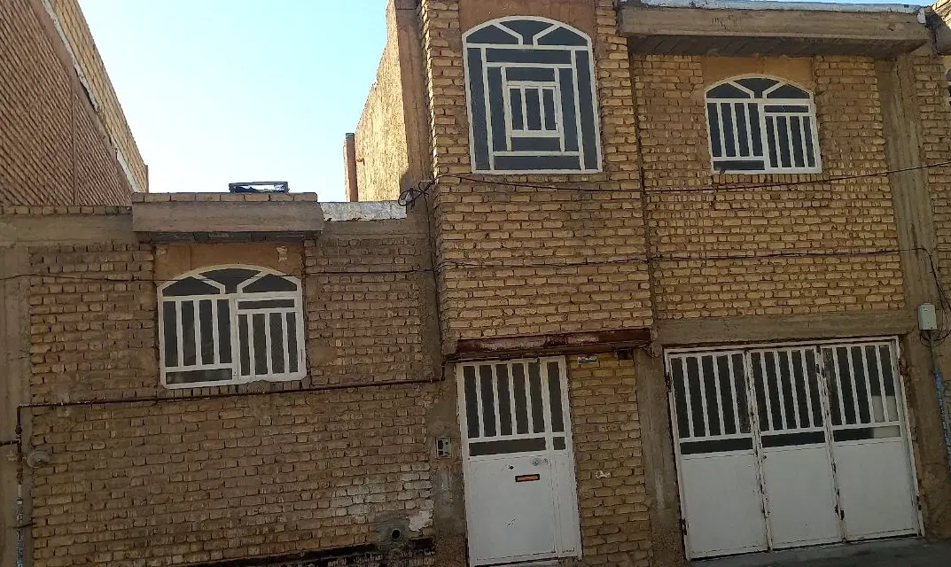فروش منزل ویلایی دو خواب ۲۲۰ متر شهرک مطهری