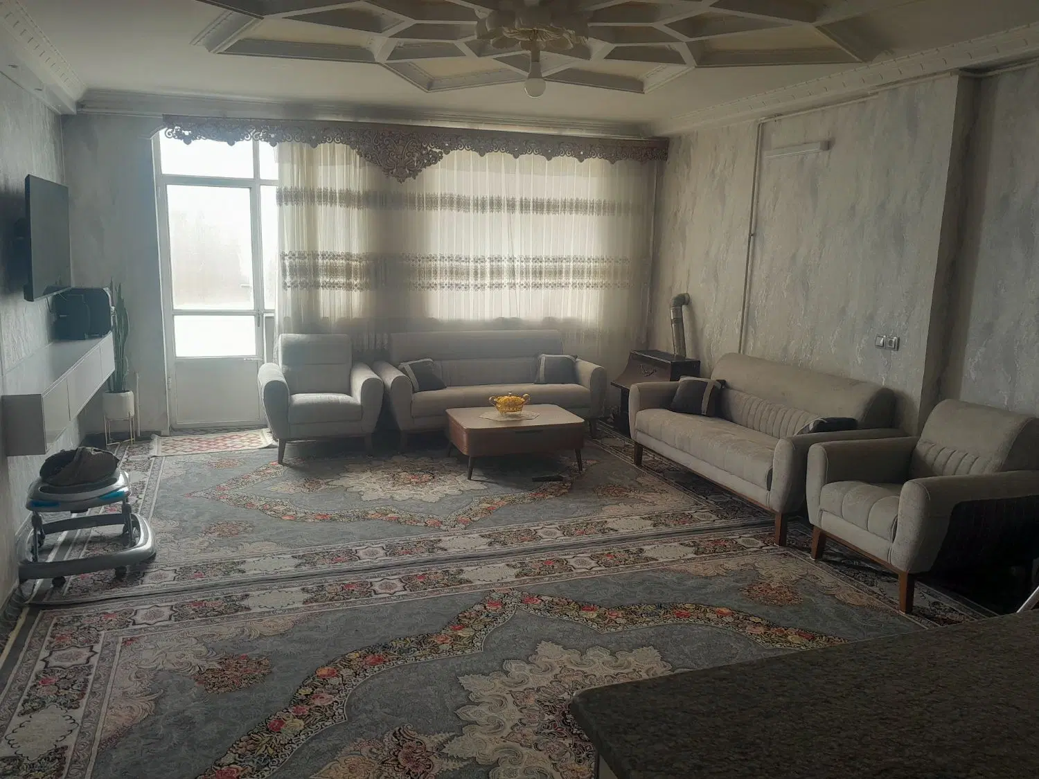 خانه طبقه اول امتیازات جدا بفروش میرسد