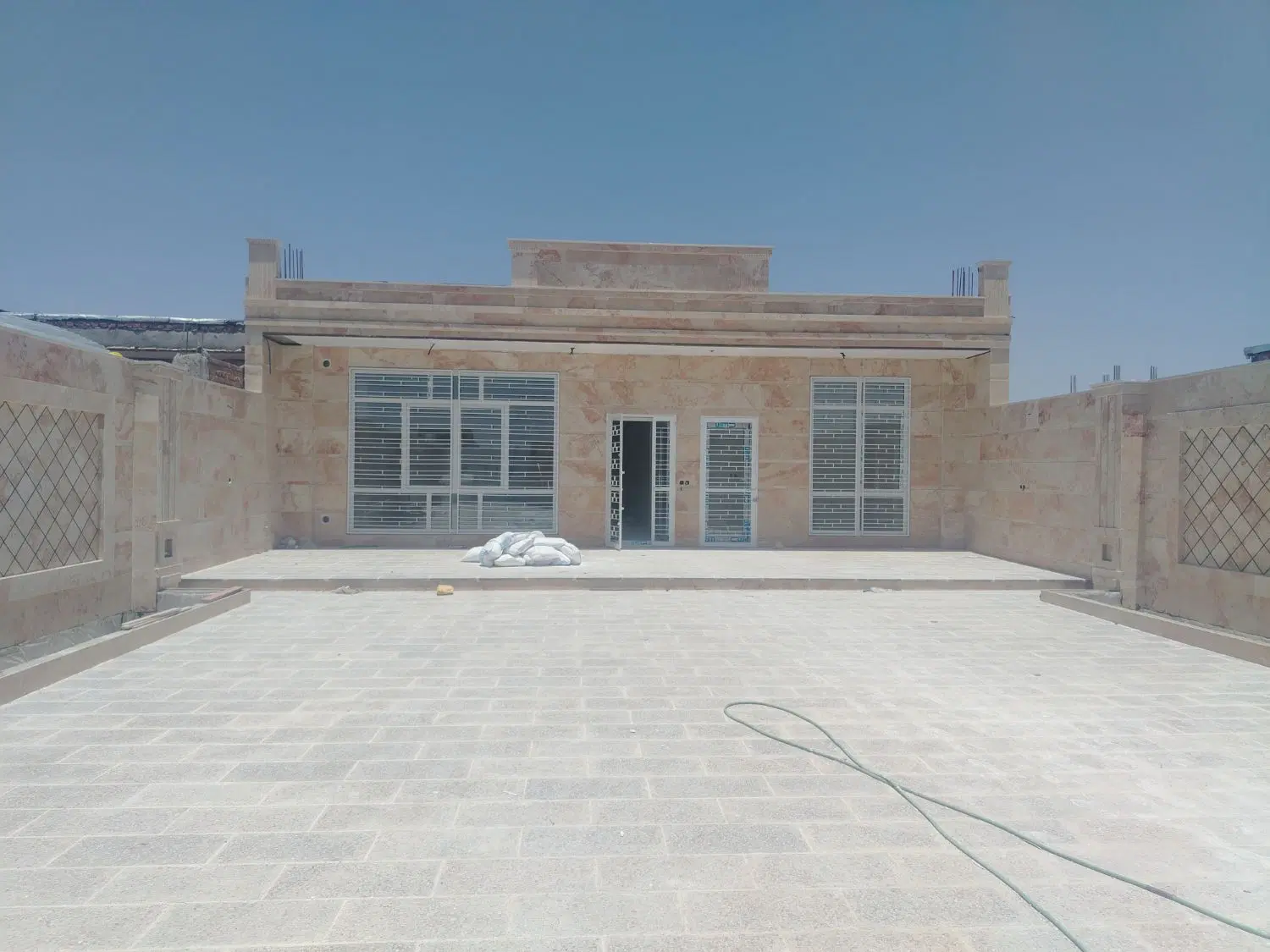 ویلایی کرمان، محله اختیار اباد