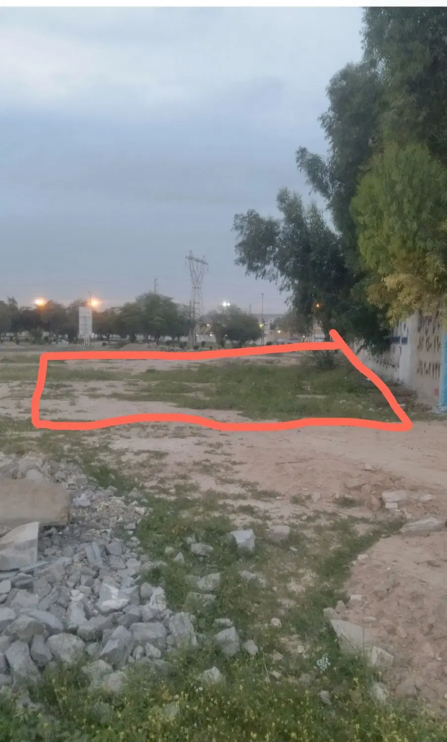 یک قطعه زمین ویلا تجاری