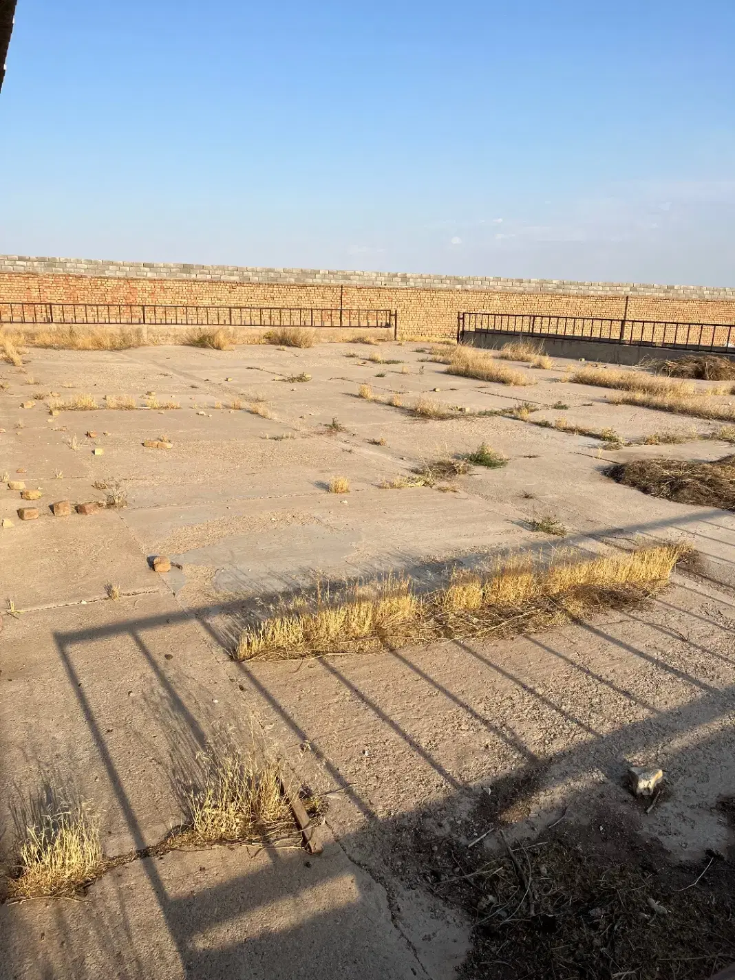 سوله زمین چهار دیواری بین ابهر تاکستان قروه