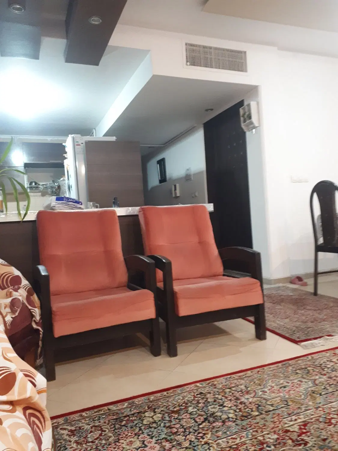 آپارتمان ۹۰ متری هوشنگ مرادی