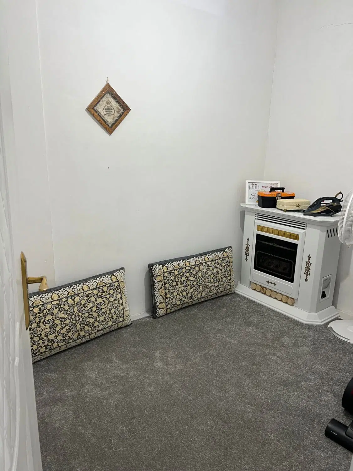 فروش یک آپارتمان صد متر زیربنا با پارکینک وآسانسور