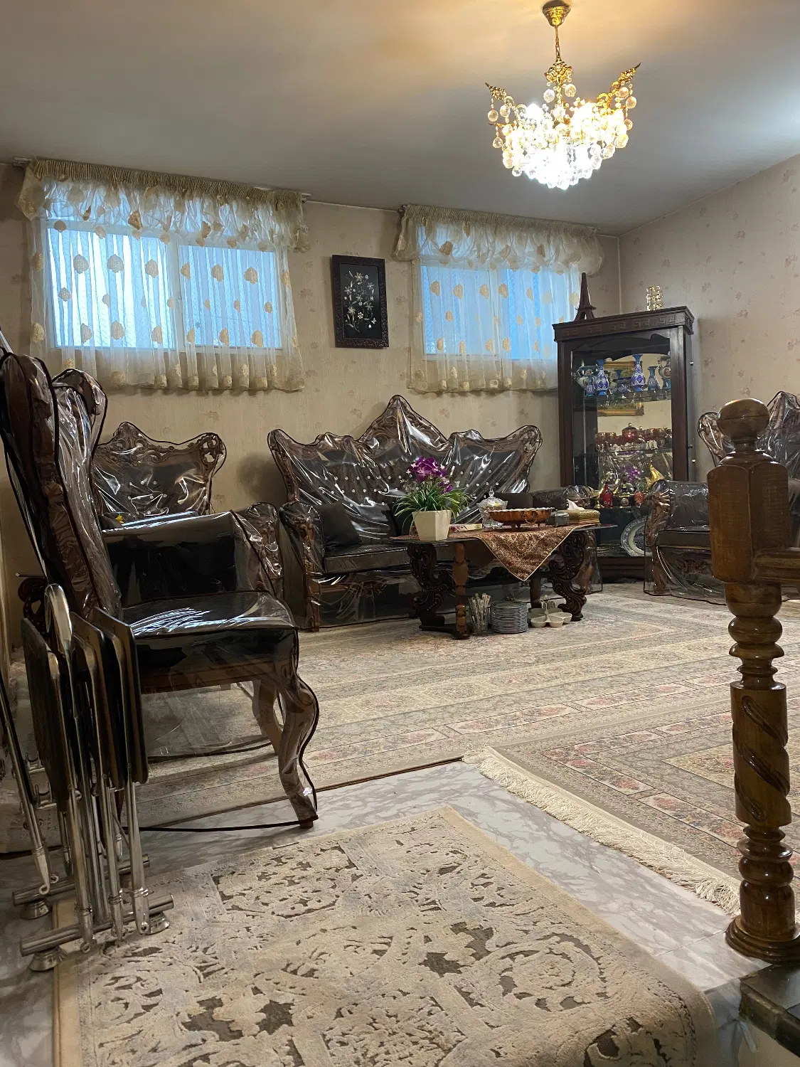 آپارتمان سه طبقه ویلایی دو کله خوش جا