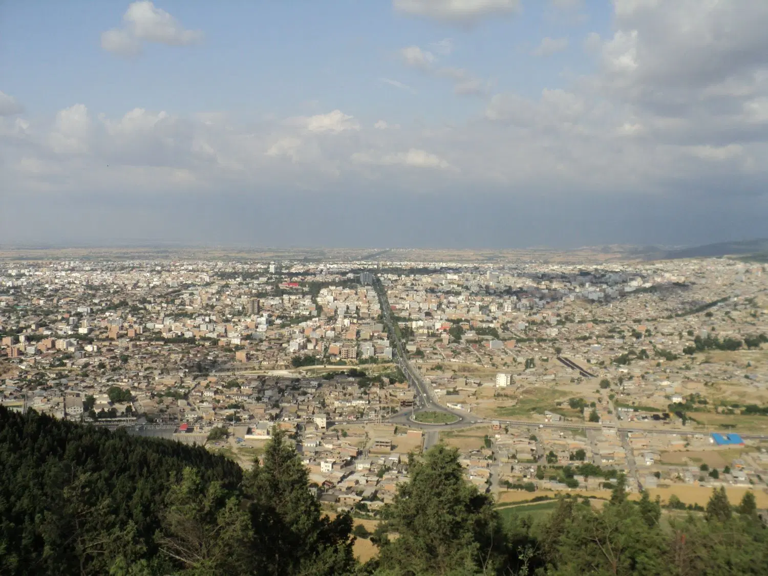 زمین فروشی