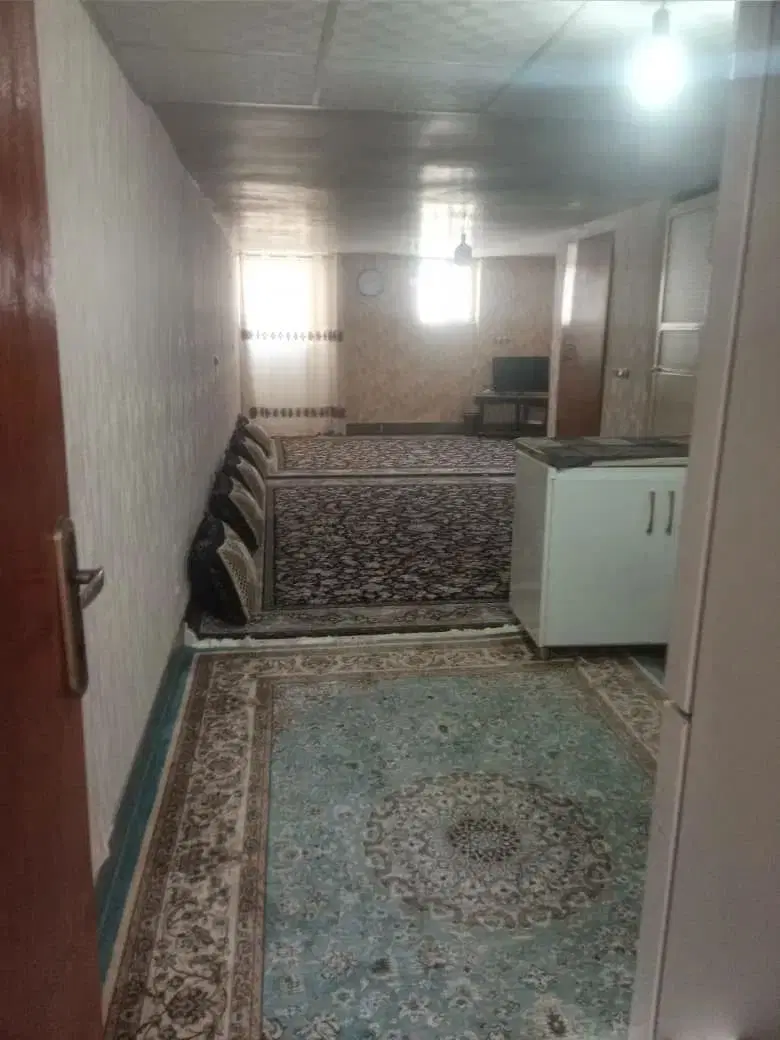 پارکینگ مجهز ۷۲ متری  ۱۵۰ با ۶ یا ۲۰۰ با ۵