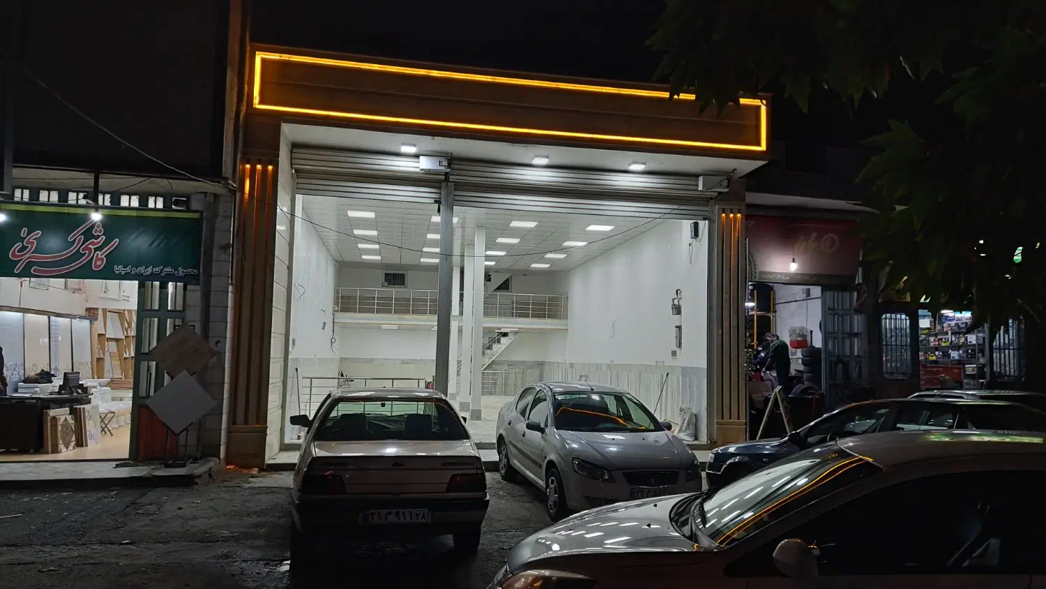مغازه ۳۴۰ متر زیربنا