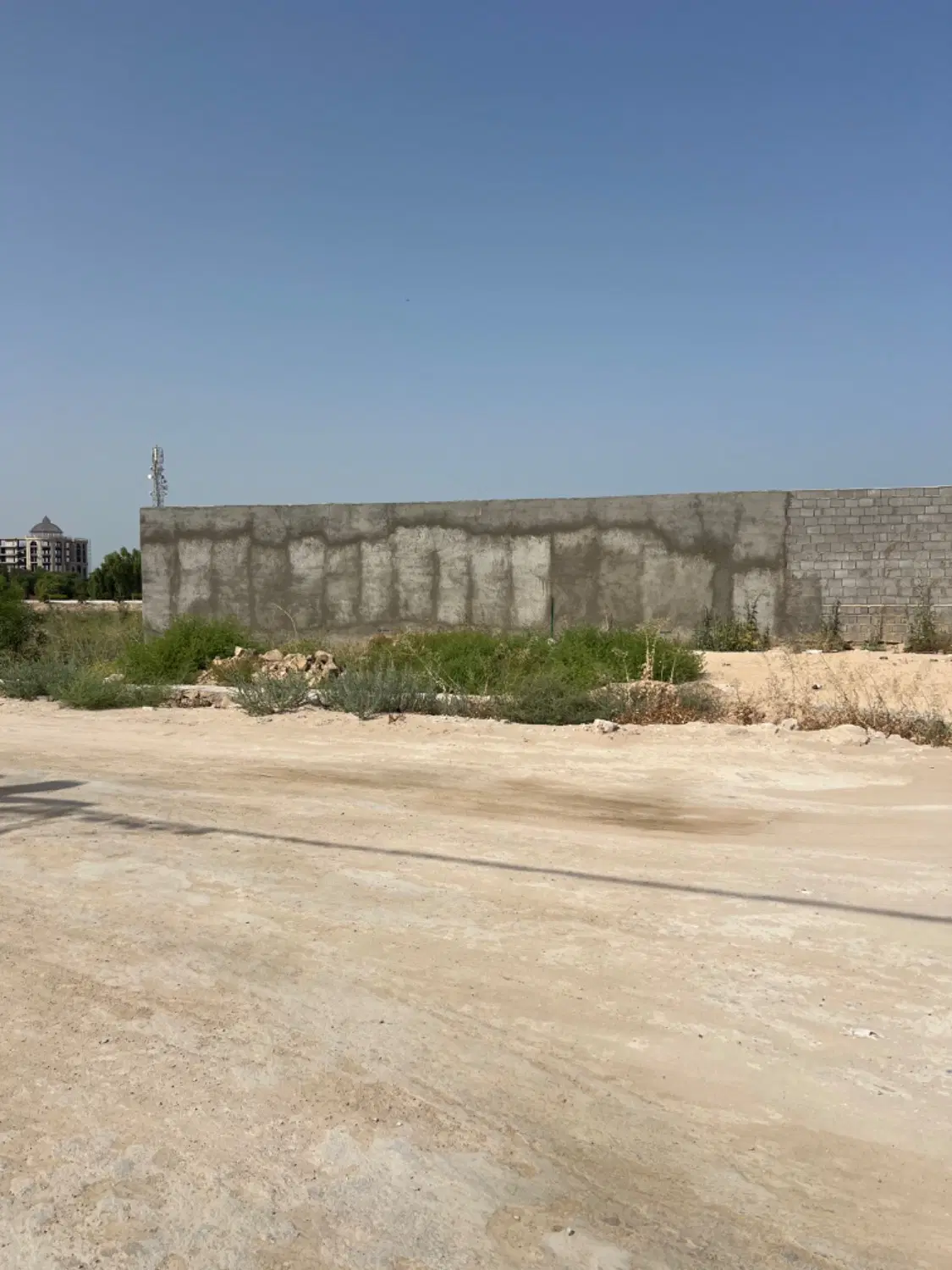 زمین پشت ترمینال