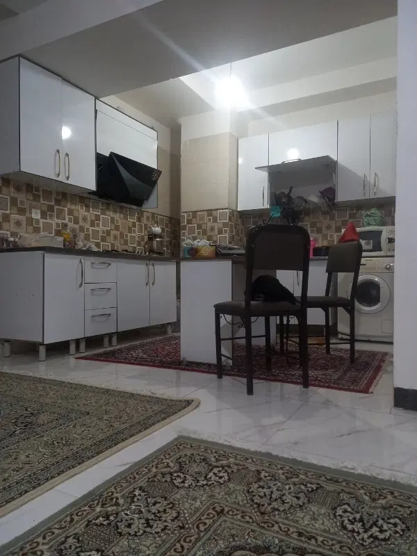 همخانه . هم خونه