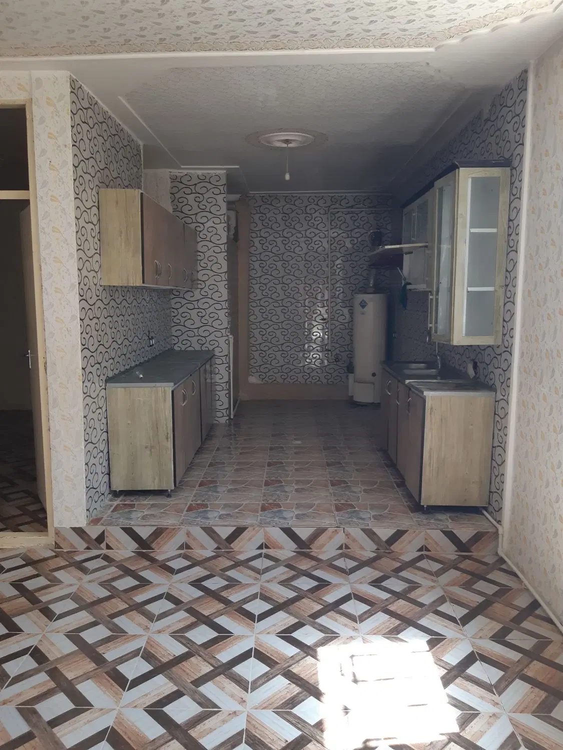 اجاره طبقه همکف ۹۵ متری  کاملآ مجزا