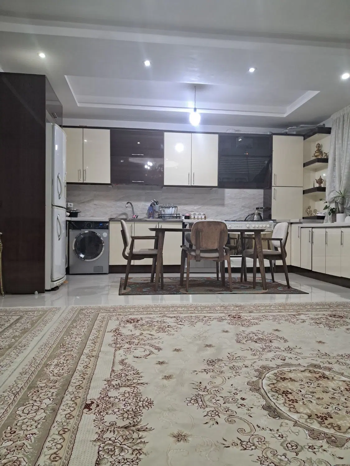 ۱۰۰ متر _دوخواب _طبقه سوم _سندتک برگ
