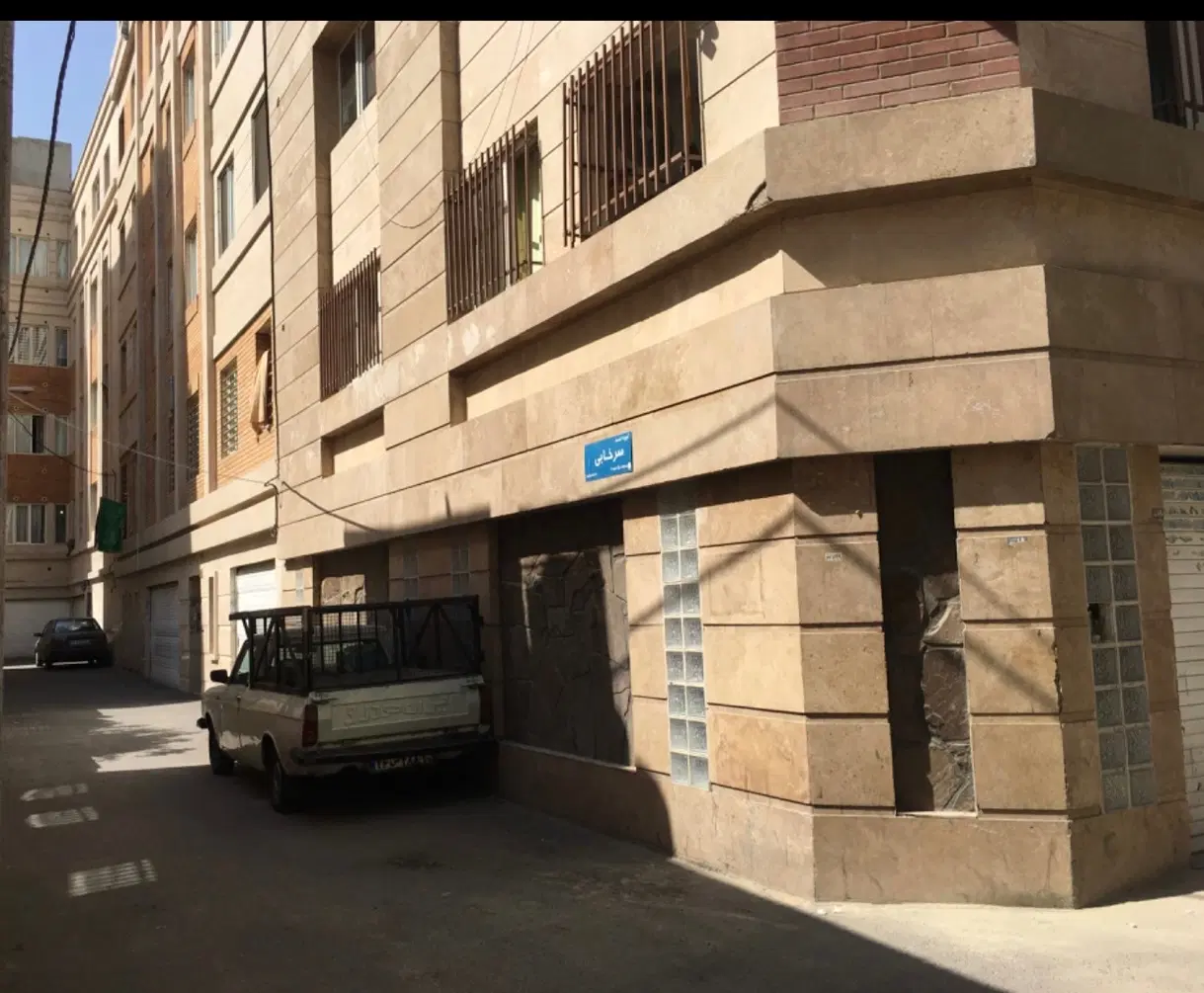 فروش دو ملک مجاور کلنگی نبش
