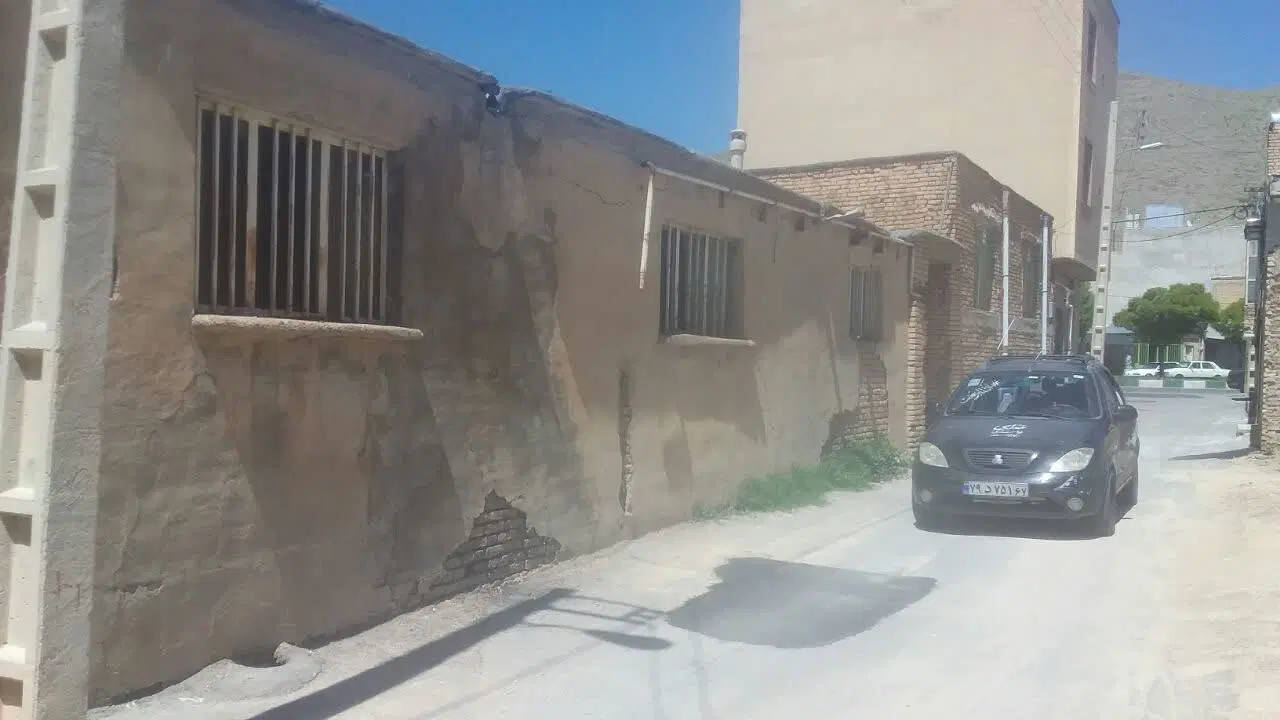 خانه کلنگی ۴۰۰ متری