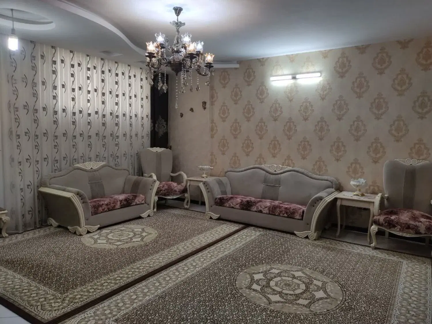 آپارتمان ۹۰متری درفلاحی هاشمی مهنه