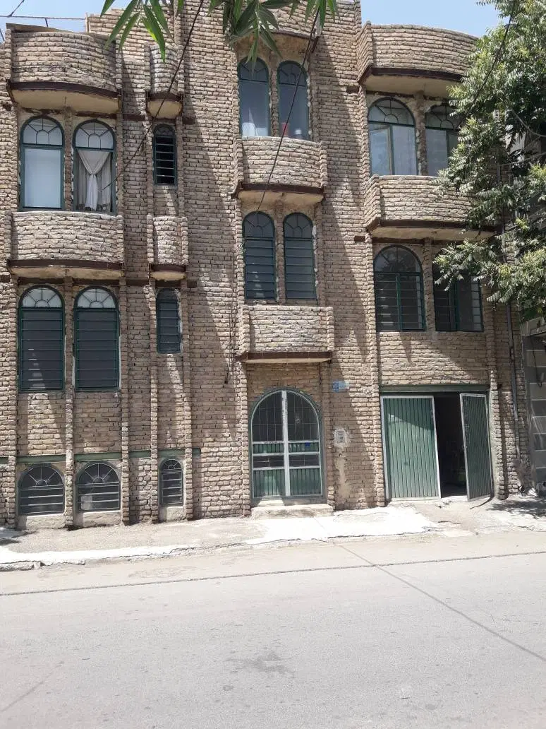 ساختمان 3 طبقه