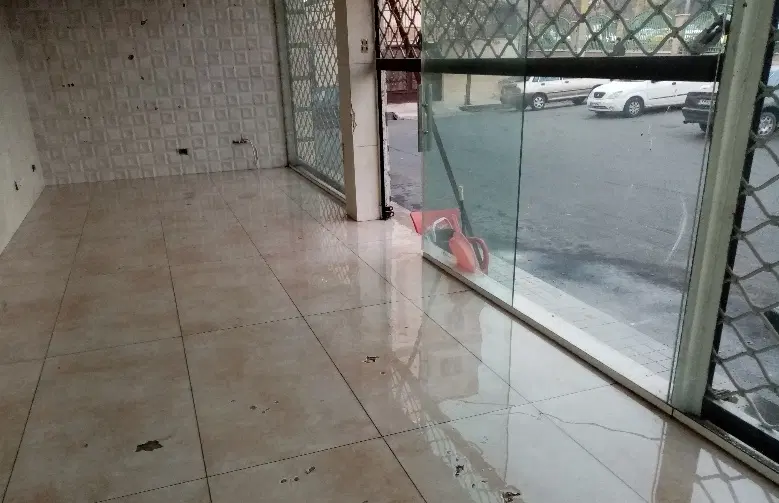 مغازه فروشی