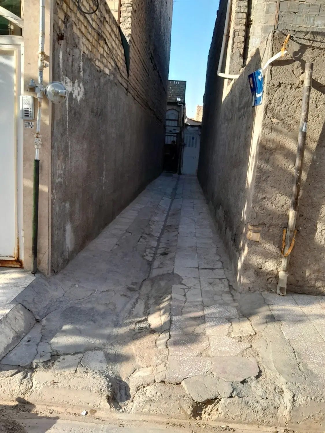 خانه زیرزمین۶۰متری راه مشترک شیخ اباد
