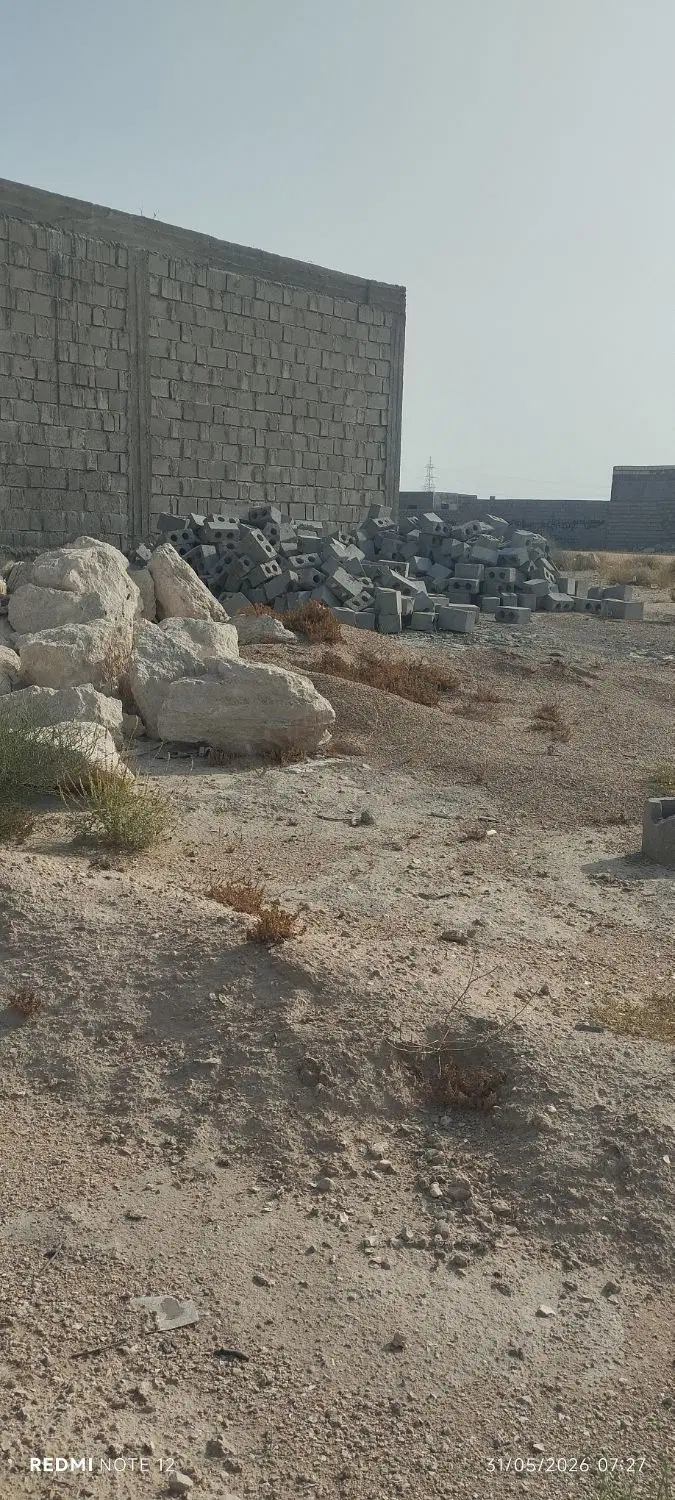 سازه نیمه کاره در شهرک طلوع رمکان
