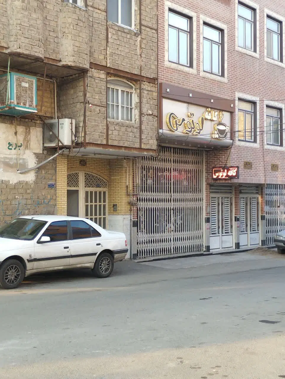 مغازه ۴۰ متری پانزده خرداد پاخور خیلی خوب