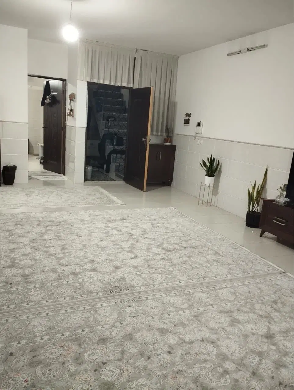 زیرزمین اجاره ای شهرک فاطمیه راه جدا
