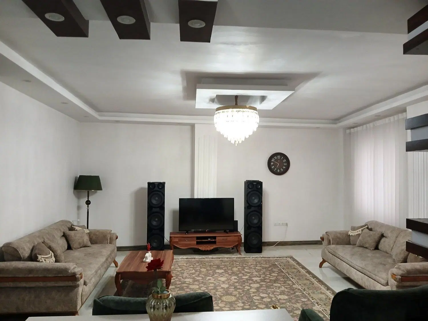 آپارتمان. عینک سه طبقه یکجا