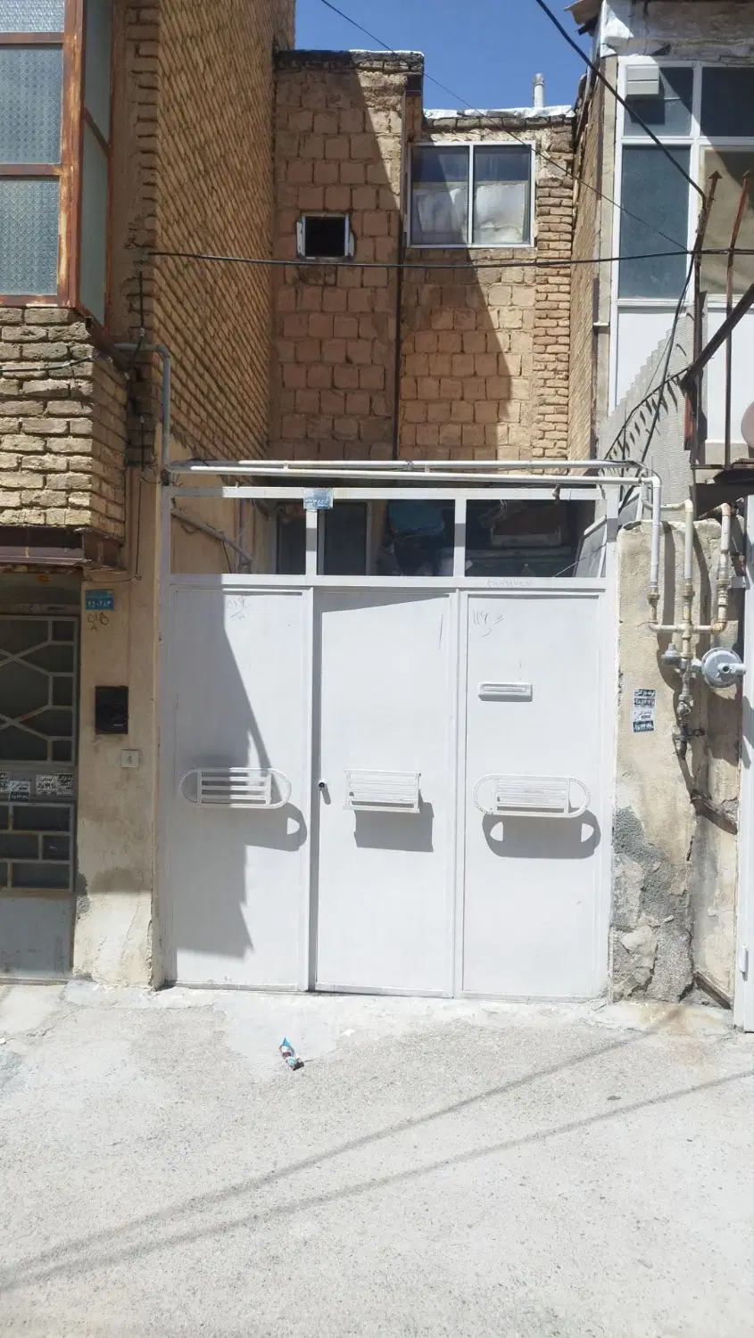 خانه ۷۶ متری دادگستری