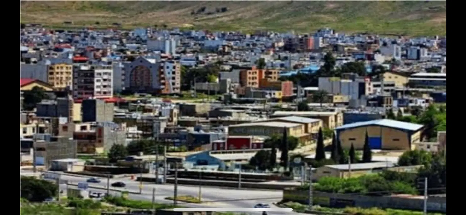زمین ۲۰۰ متری بهارستان