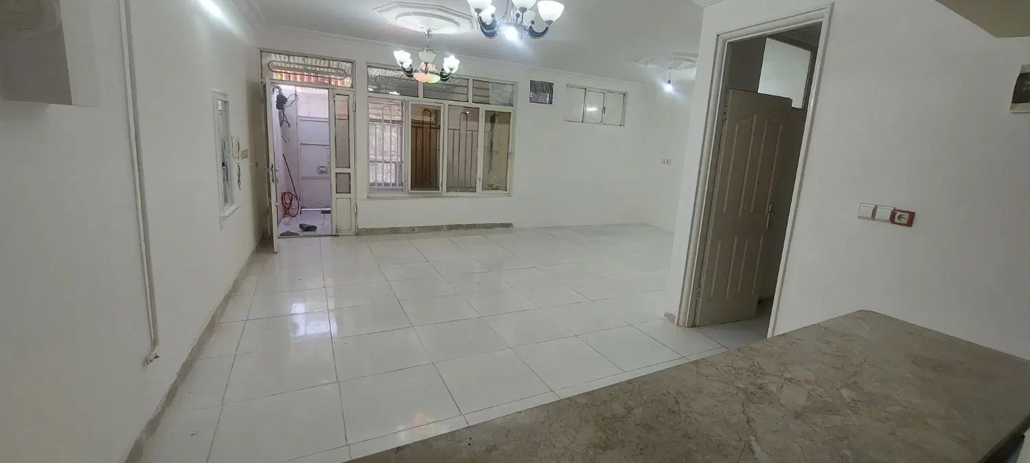 فروش‌ آپارتمان طبقه همکف معاوضه ب خودروب فی