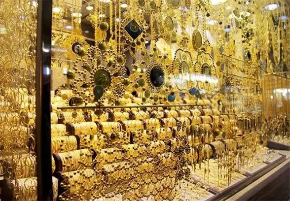 مغازه داخل بازار سنتی