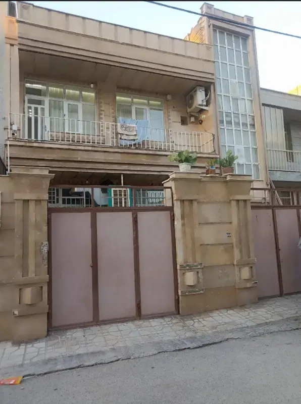 خانه دو طبقه ویلایی