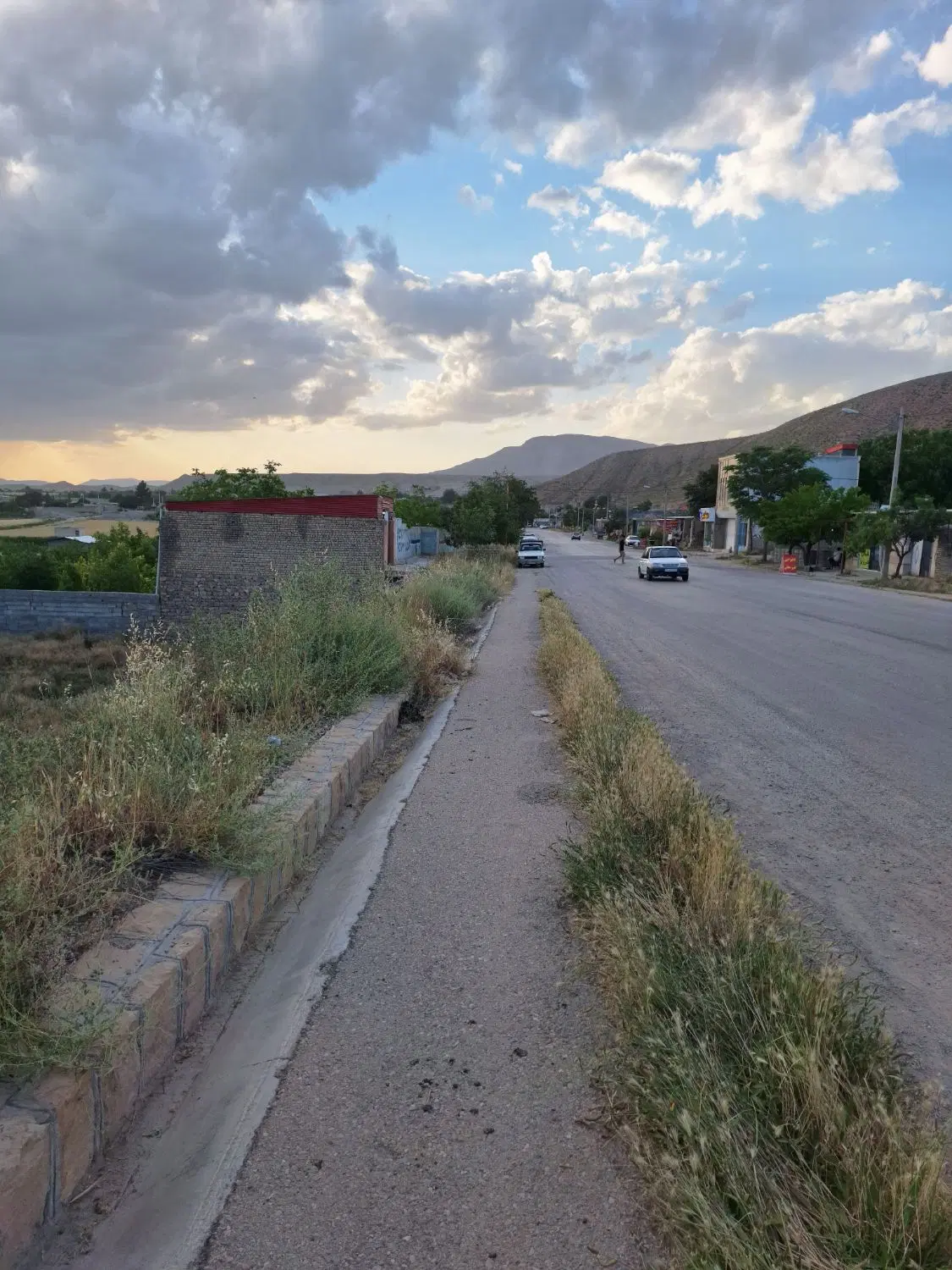 زمین حاشیه ۱۶متری خیابان سرچشمه