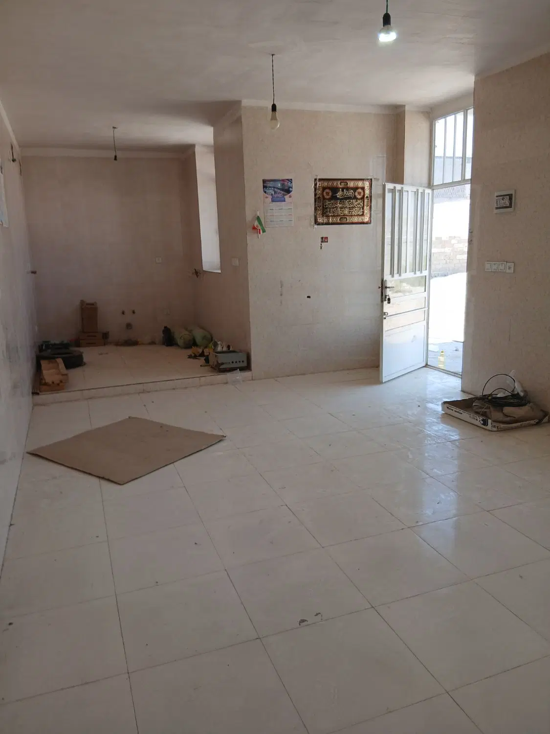 اجاره زمین ۶۰۰ متری با امکانات (میدان اسدزاده)
