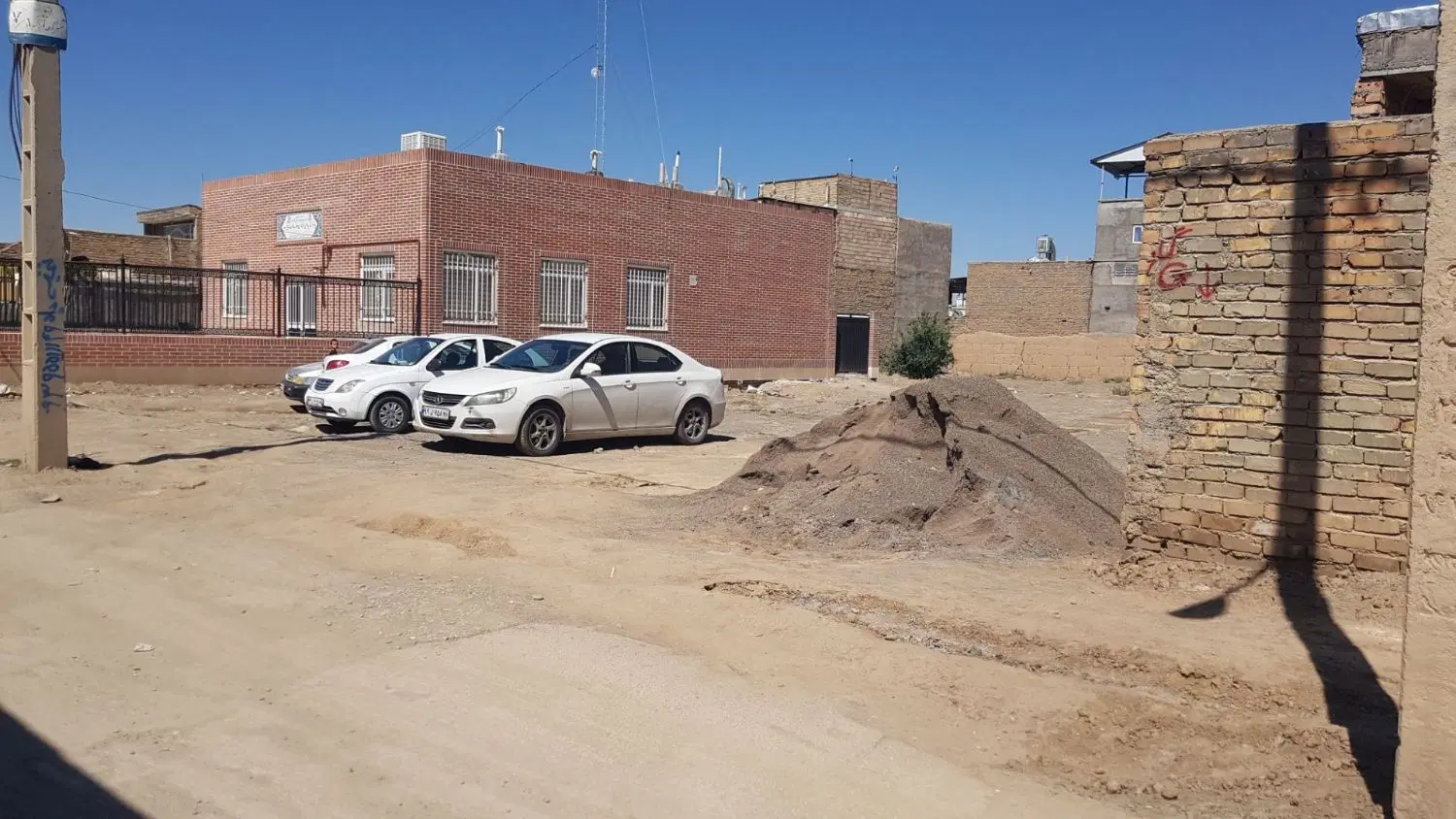 زمین فروشی در شهر آرا ۷