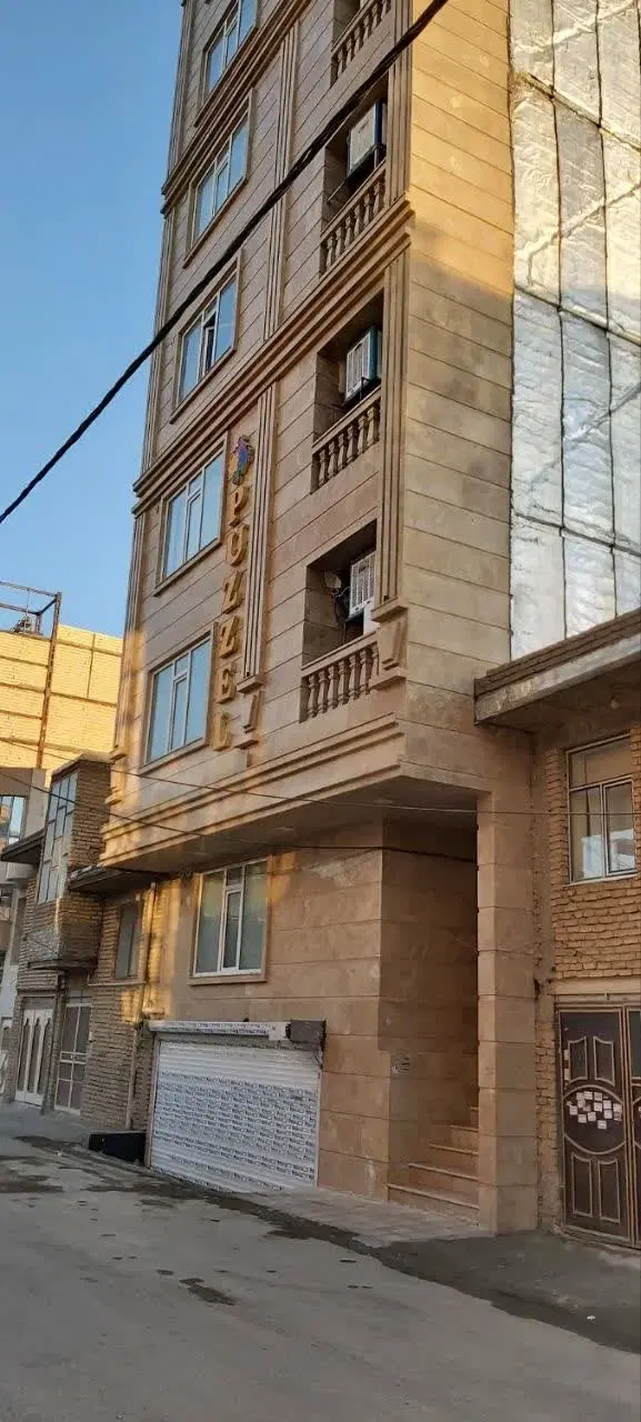 واحد ۸۰متری فول امکانات