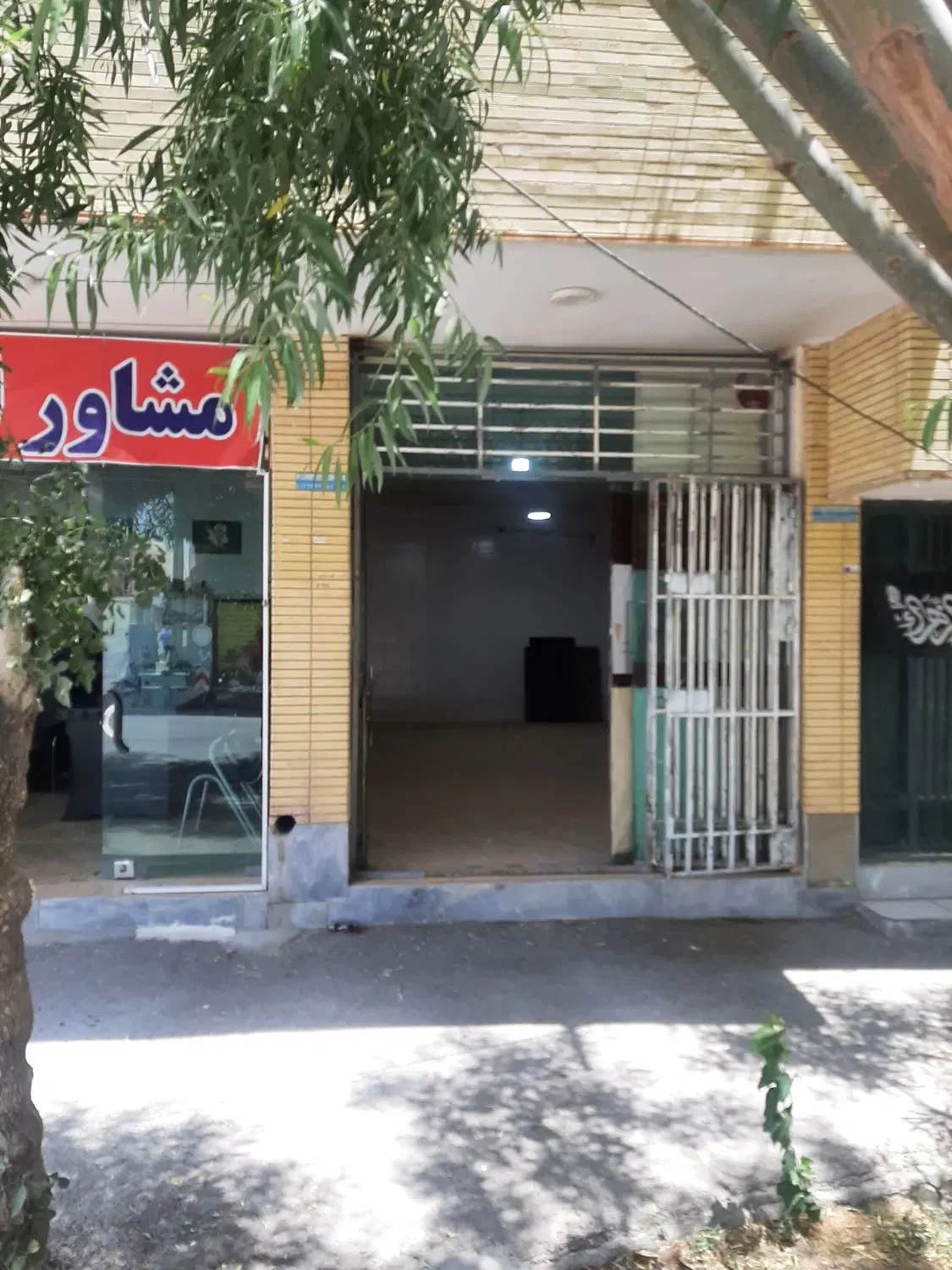 مغازه ۳۴ متری آبشار سوم