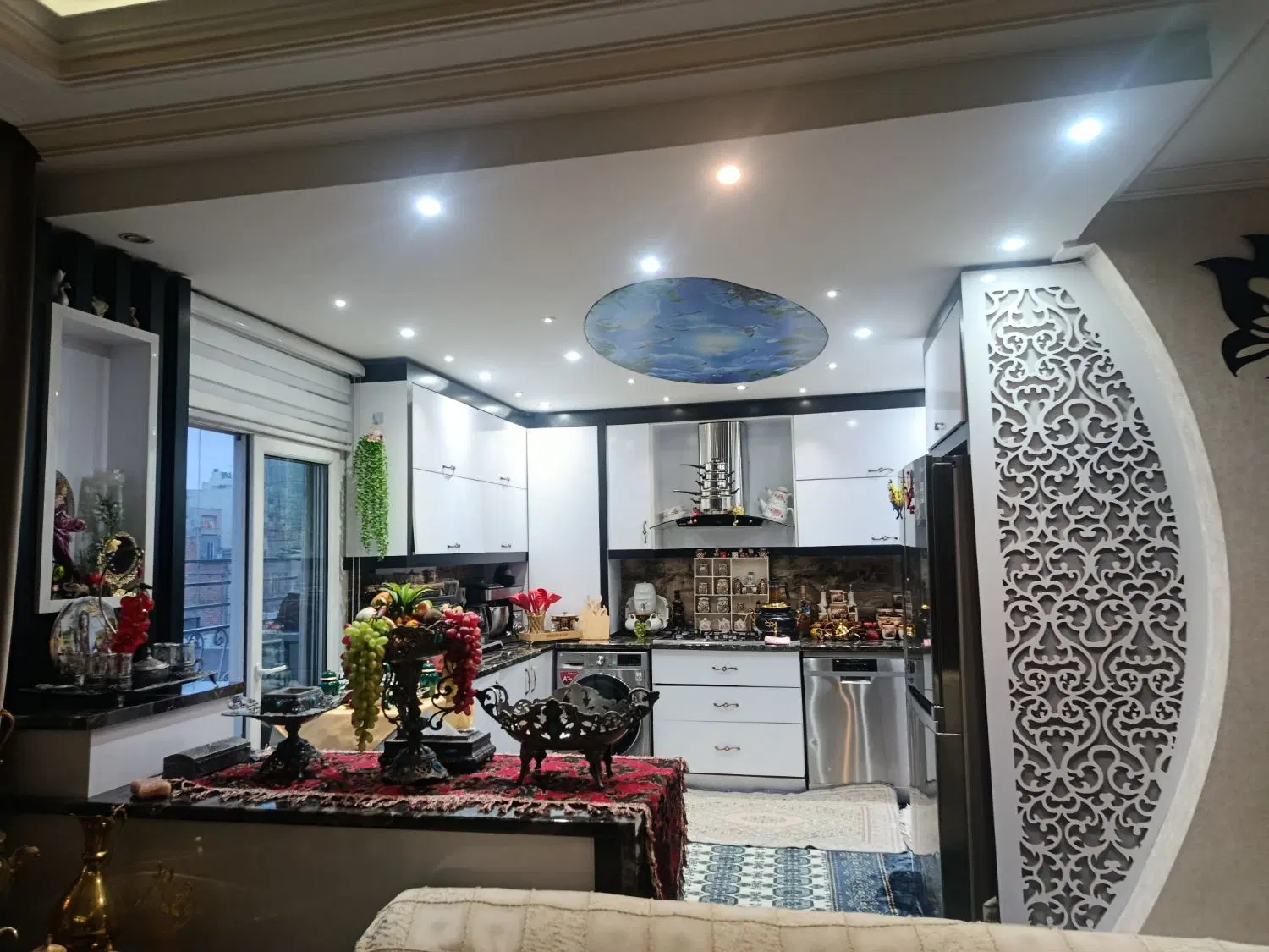 تنهاتر آپارتمان دو خوابه ۱۰۶متر در ولیعصر با۳خواب