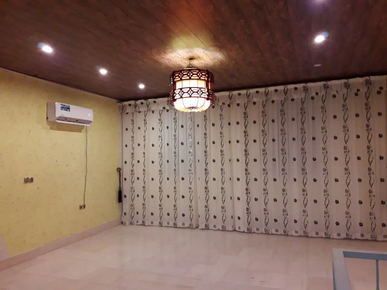 فروشی سالن وسوله بهداشتی ۵۰۰متری