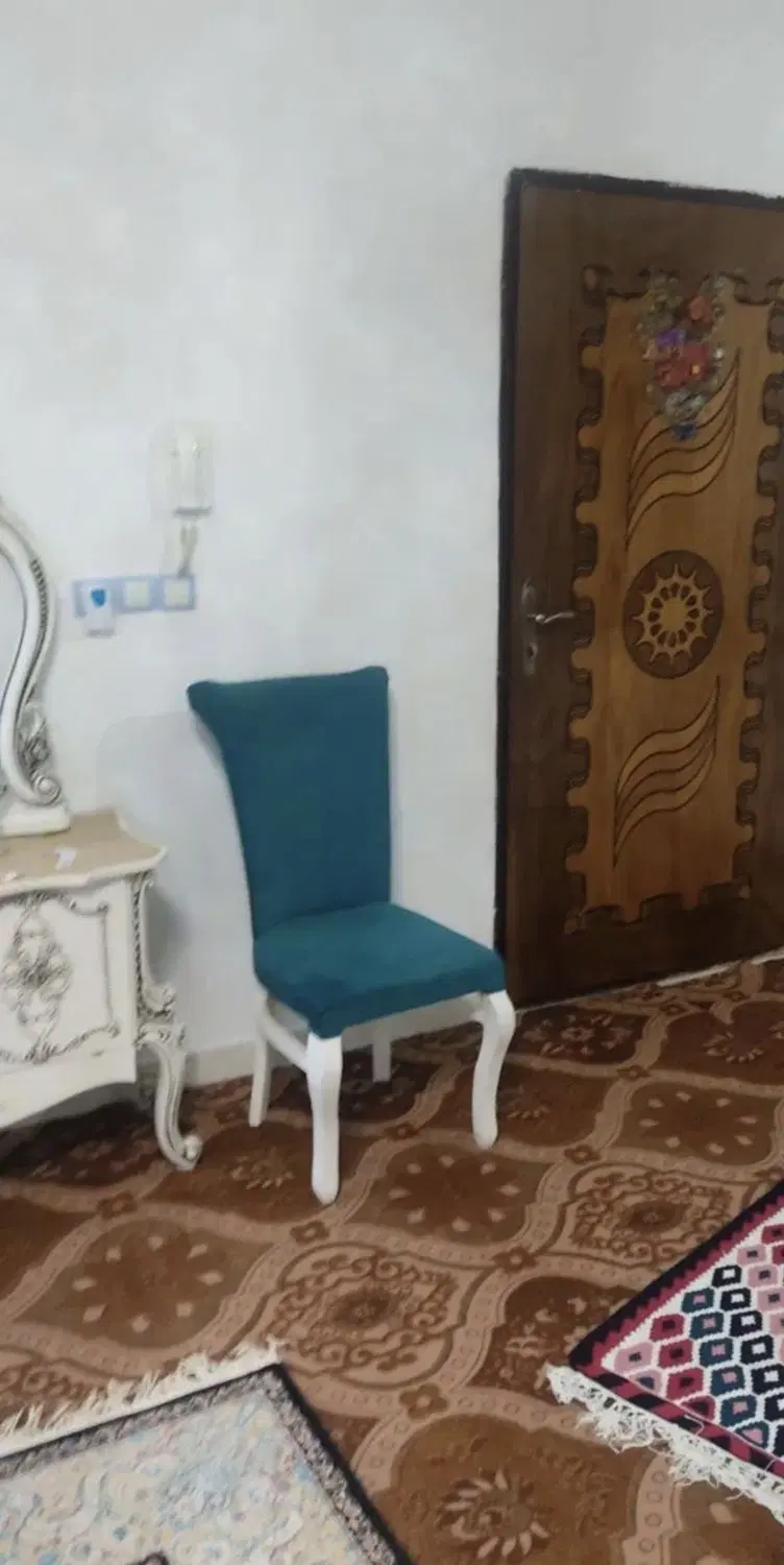 کارشناسان ۱۰۰متر پشت تالار آینور