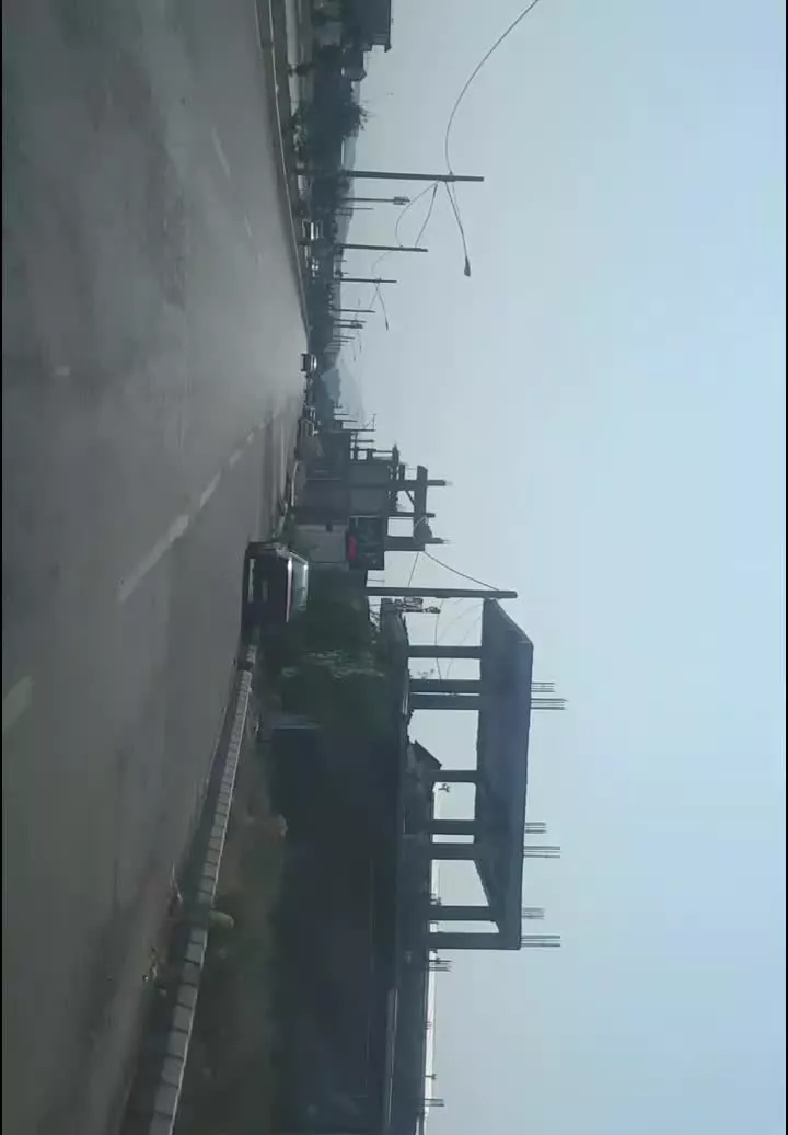 خانه نیمه ساز