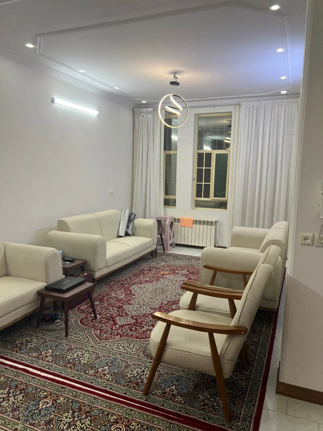 طبقه اول خ مسکن و شهرسازی کاشانی ک بغل تصفیه آب