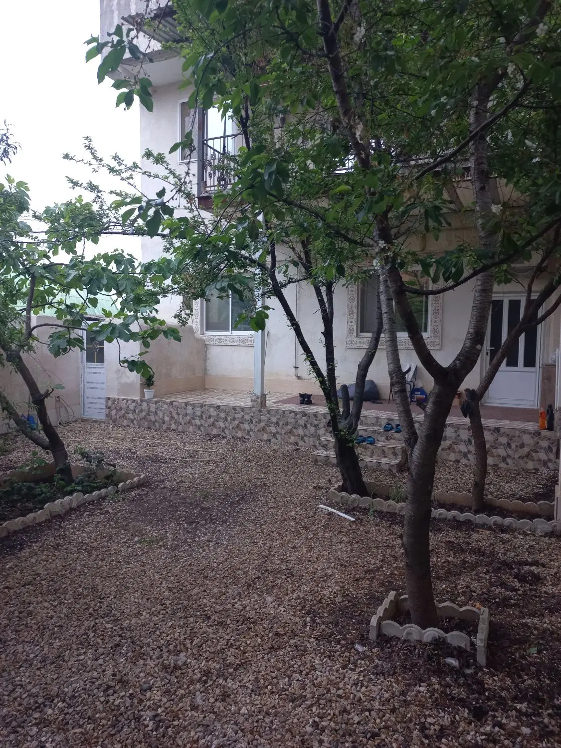 خانه دو واحدی طبقه همکف