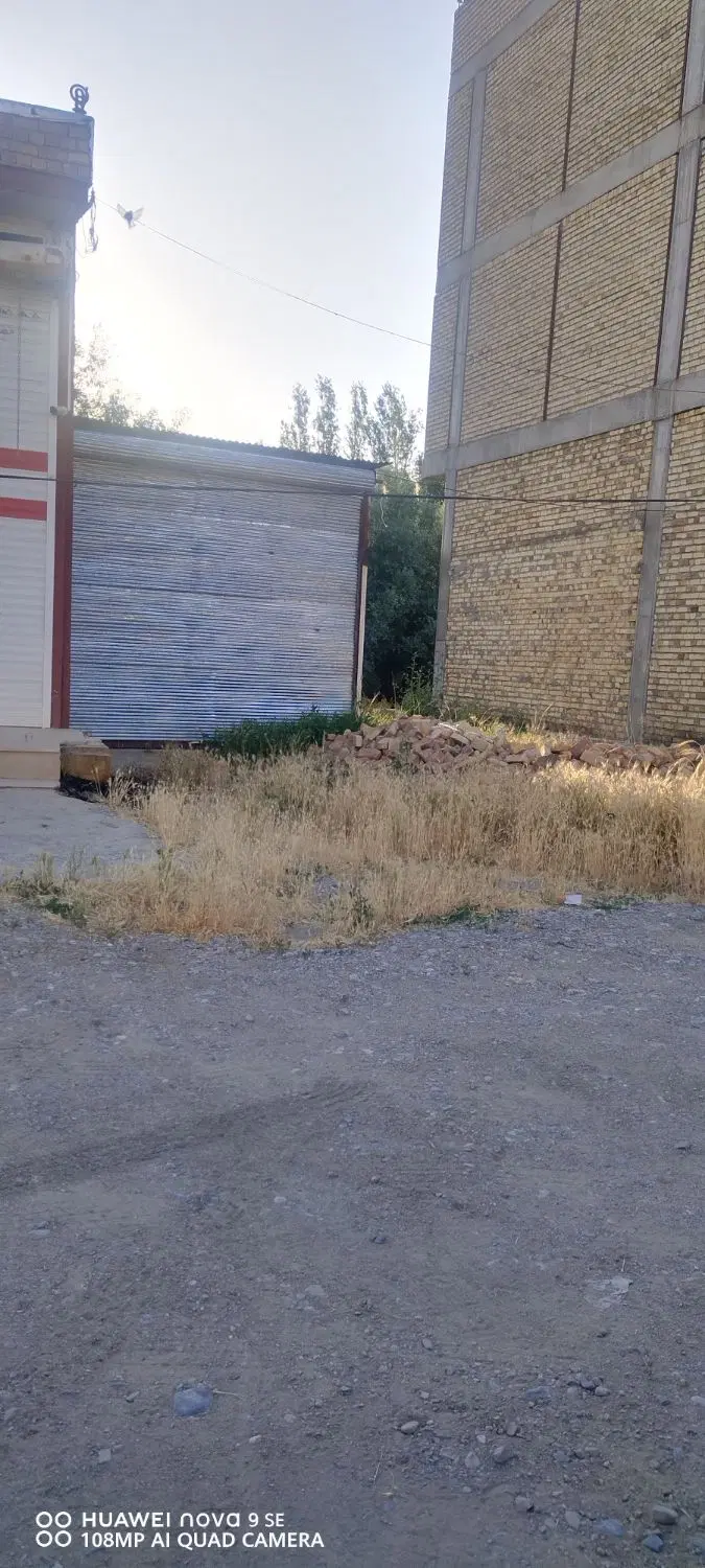 مغازه بر جاده اشنویه تومتر